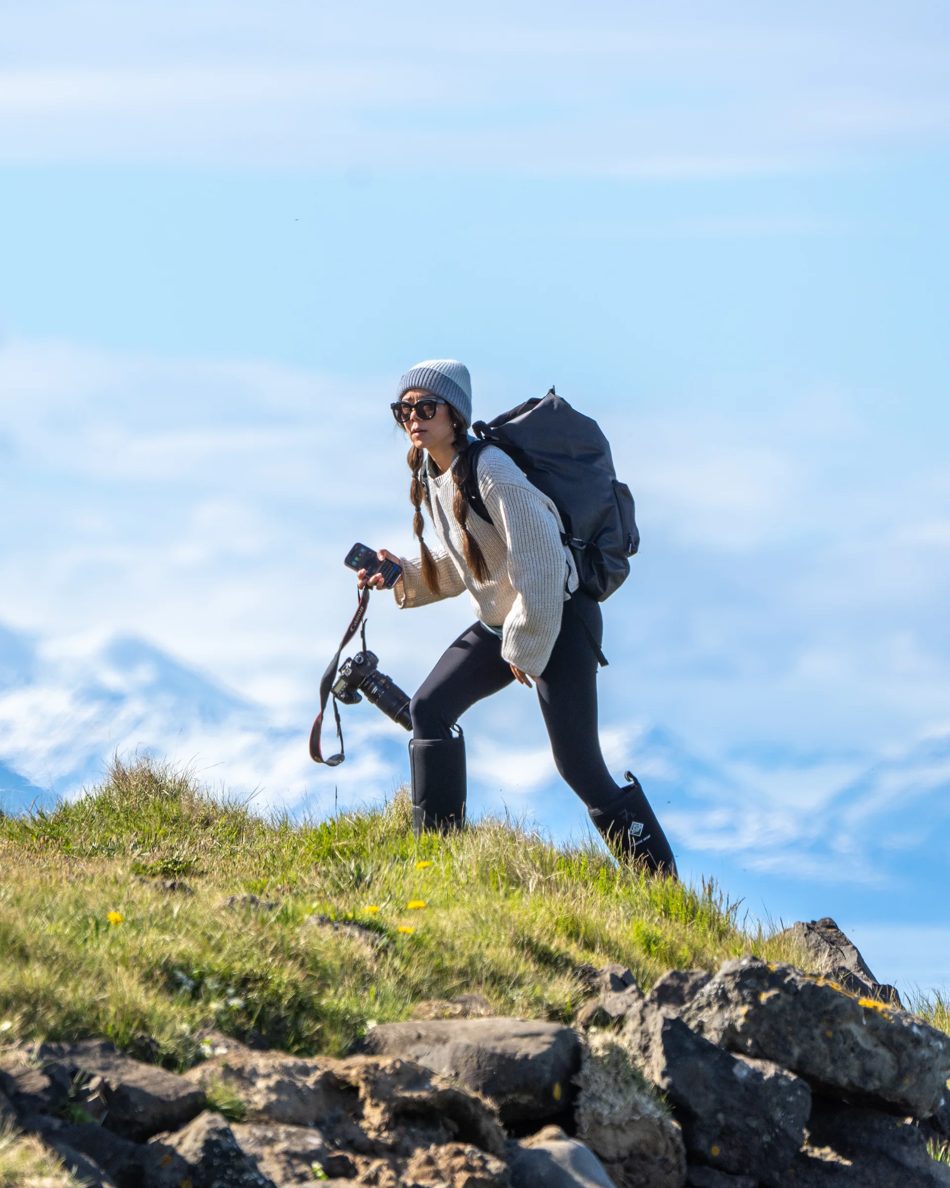 Драматические чукотские пейзажи и цветущие ковры арктической тундры во время прогулок и треккингов