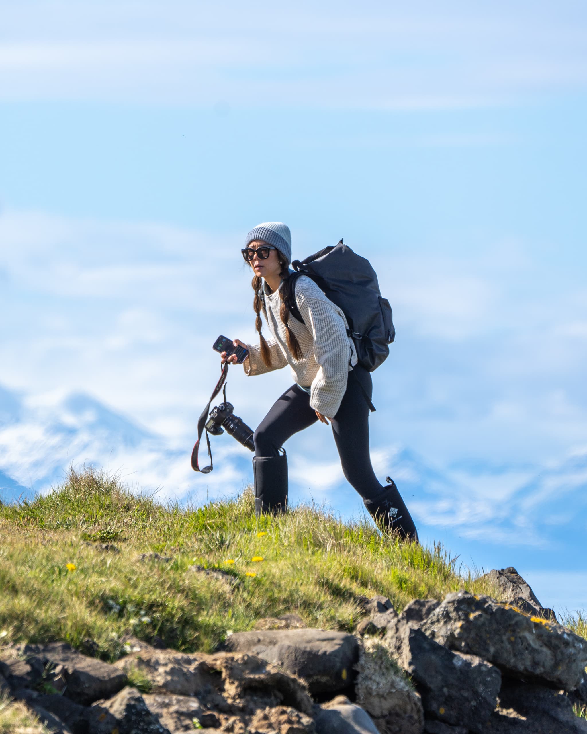 Драматические чукотские пейзажи и цветущие ковры арктической тундры во время прогулок и треккингов